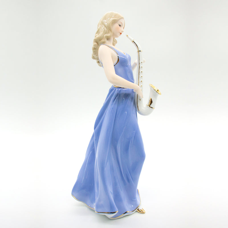 Porcelana De Mujer Europea Tocando Saxofón