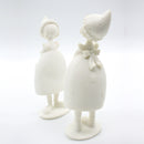 Porcelana De Pareja De Mujeres Con Flores En Piedra Molida