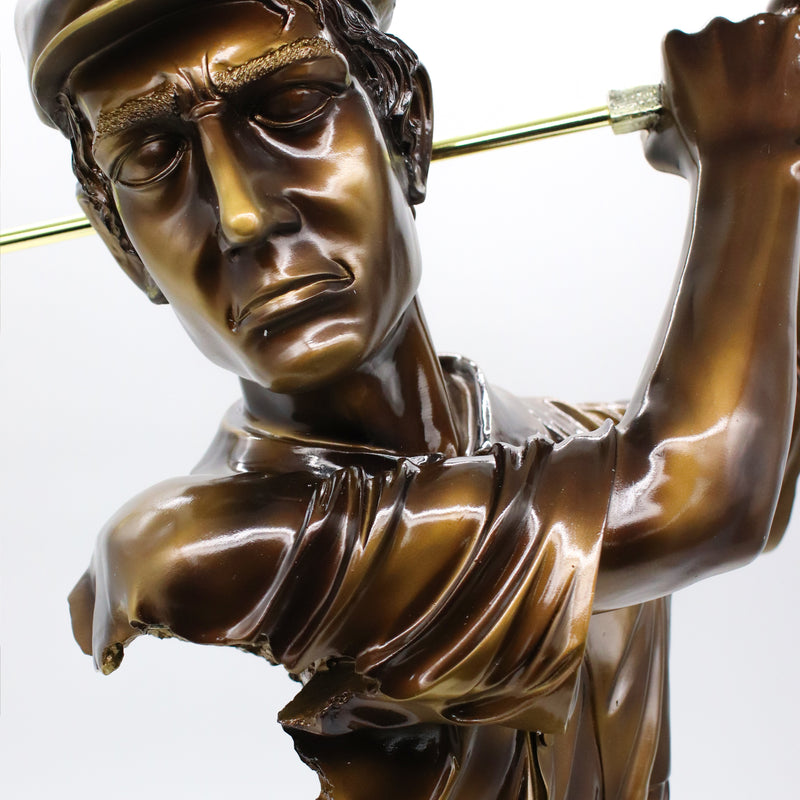 Figura Decorativa Medio Cuerpo Golfista Con Palo De Golf