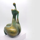 Porcelana De Mujer Sentada Caderona Grande En Poliresina