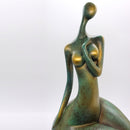 Porcelana De Mujer Sentada Caderona Grande En Poliresina